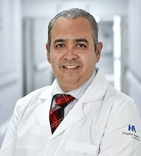 Dr. Gustavo López
